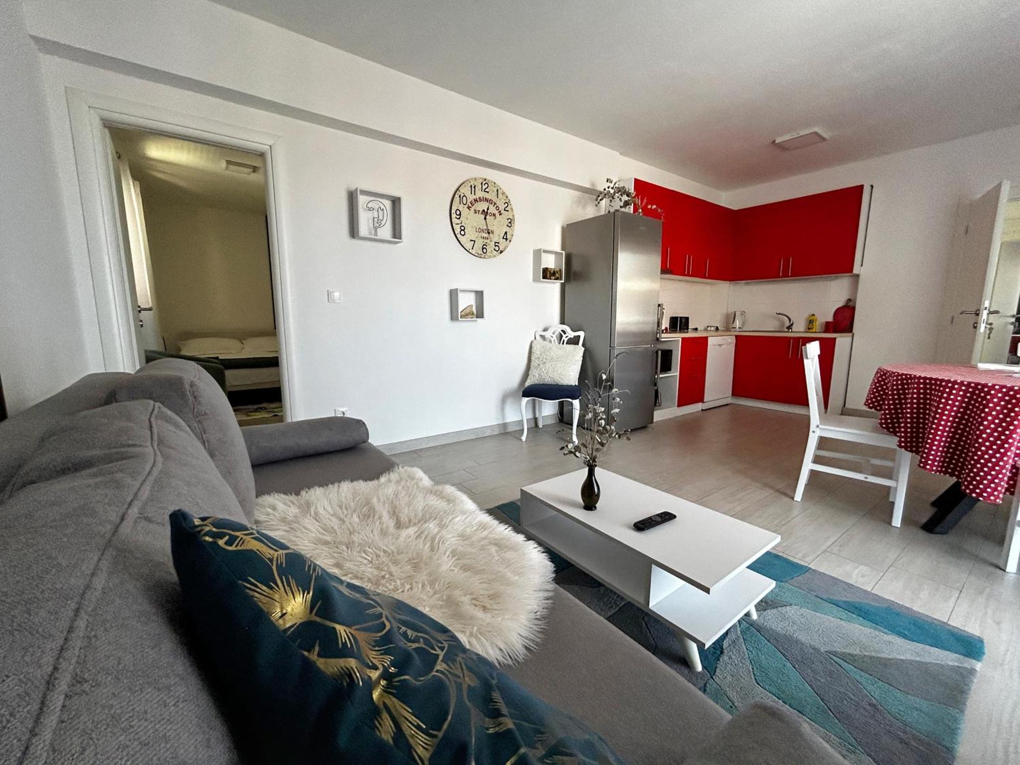 Apartman Sjever Макарска Екстериор снимка