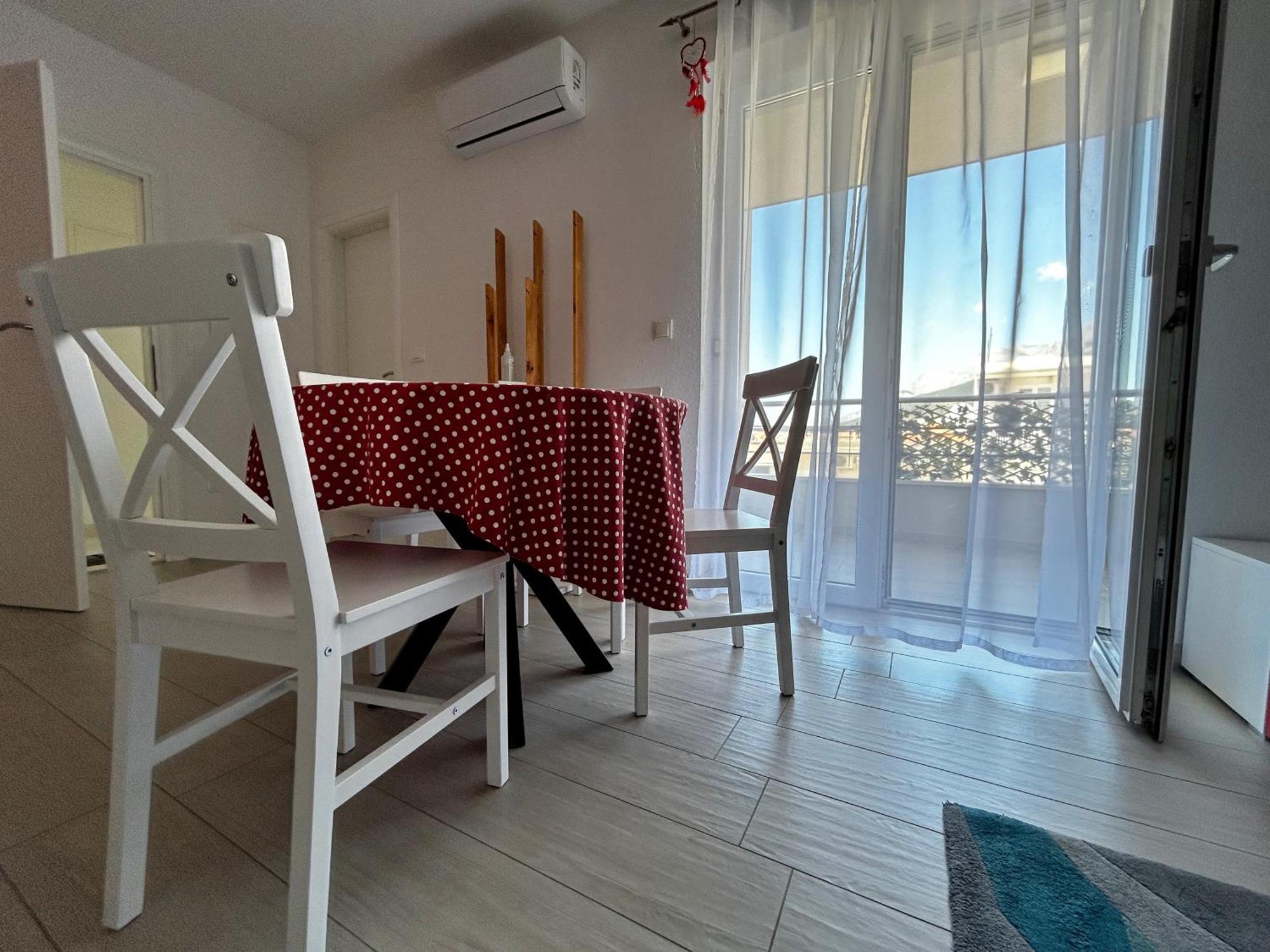 Apartman Sjever Макарска Екстериор снимка