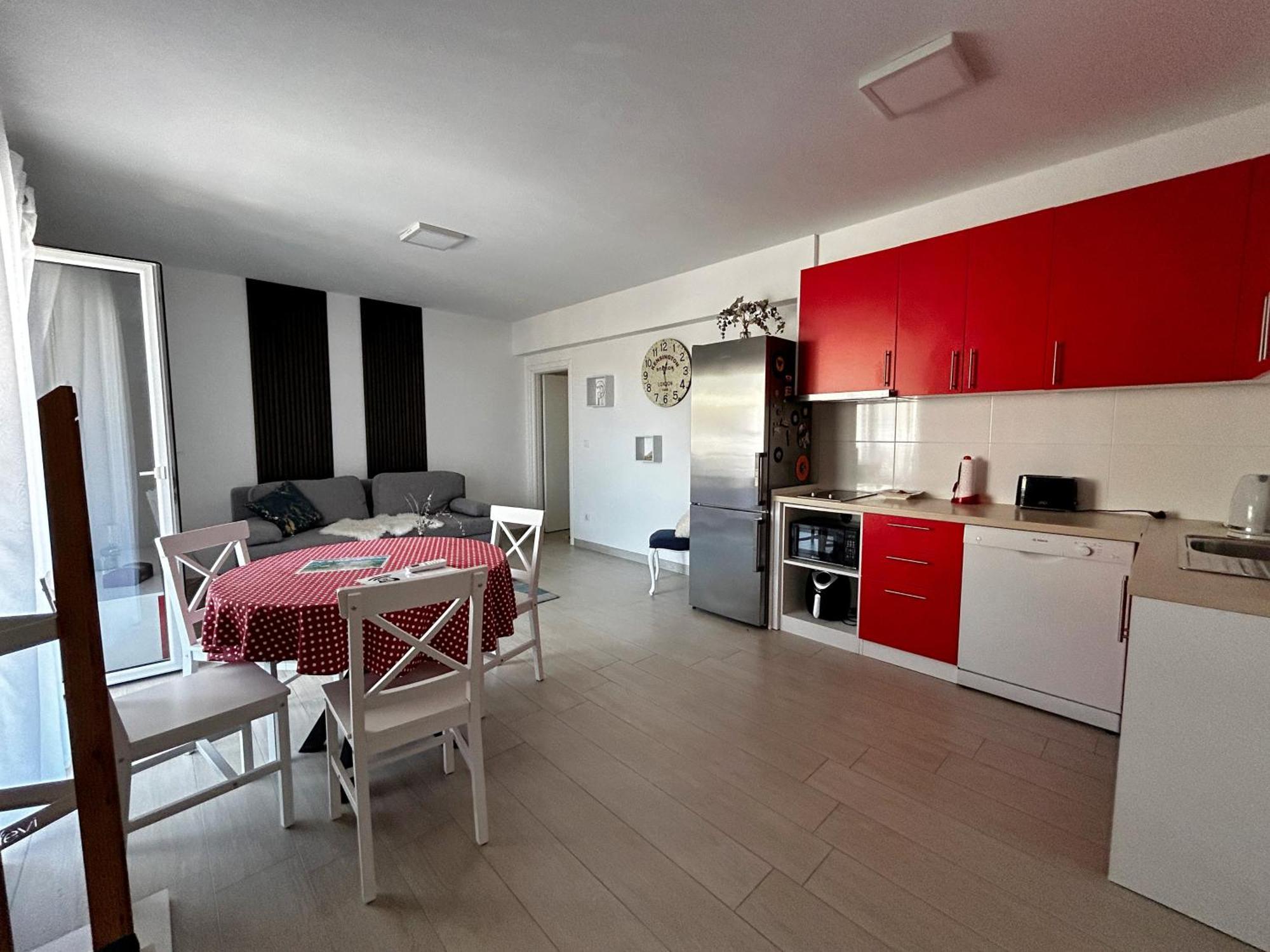 Apartman Sjever Макарска Екстериор снимка